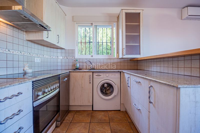 Foto 768ff018-f4f2-43d5-bc4c-112376dbbd40. Casa adossada amb calefacció piscina a La Nucia Pueblo Nucia (la)