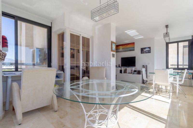 Foto 9a738fb2-bc84-4a95-b648-53e115697d27. Pis amb piscina a Levante Alto Benidorm