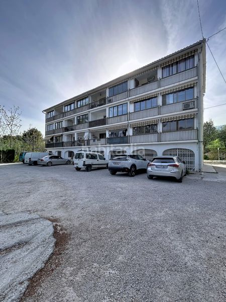 Foto 6c3efe69-c9e9-4829-b055-1815c39e5d6b. Pis amb aparcament a La Nucia Pueblo Nucia (la)