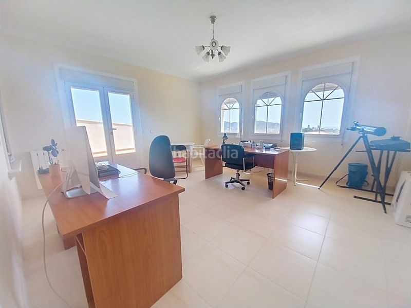 Foto 8a6e387c-6a1e-4c67-9e13-3228b7620a57. Xalet amb calefacció aparcament piscina a Levante Alto Benidorm