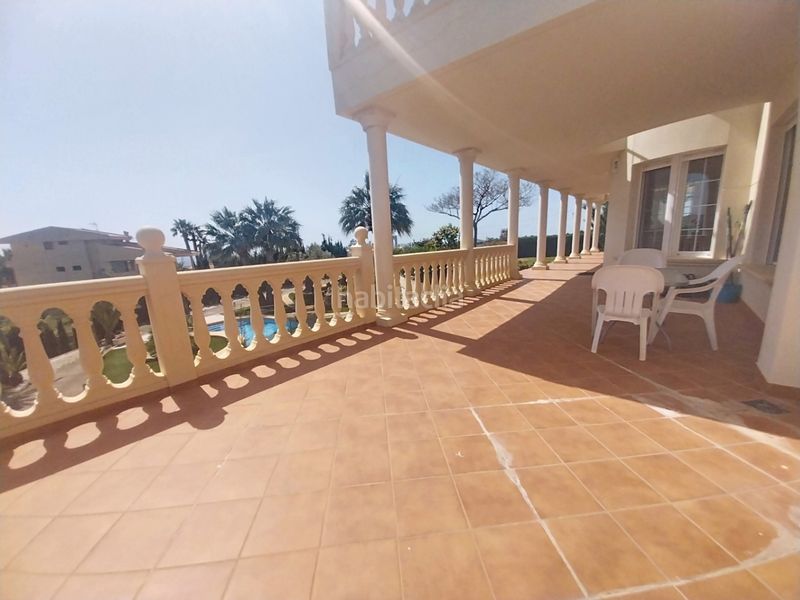 Foto a5a2b19b-b0de-4f53-875b-7b995f2223f3. Xalet amb calefacció aparcament piscina a Levante Alto Benidorm