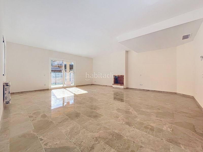 Foto 7028be00-b360-45c6-8bd6-562c36544821. Xalet amb calefacció aparcament piscina a Levante Alto Benidorm