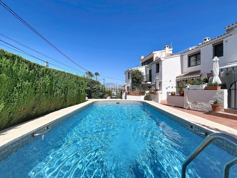 Foto 3c923d5f-aab7-4e95-9541-928f467058d9. Casa amb aparcament piscina a L´Albir Alfàs del Pi (l´)