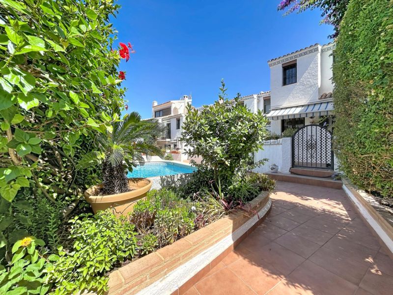 Foto 5628d63a-fedc-4538-9b39-afdfe127ad38. Casa amb aparcament piscina a L´Albir Alfàs del Pi (l´)