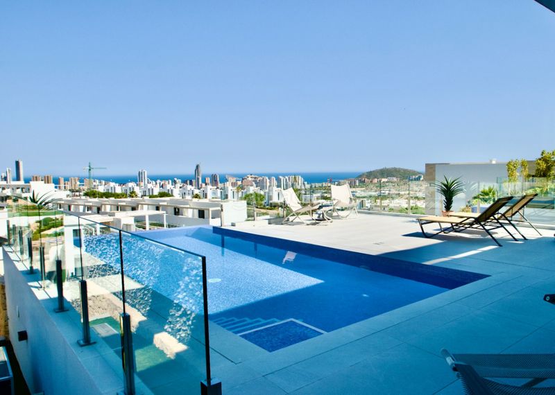 Foto d47e405a-fb7d-4983-b056-bfabfb979e74. Xalet amb calefacció aparcament piscina a Finestrat pueblo Finestrat