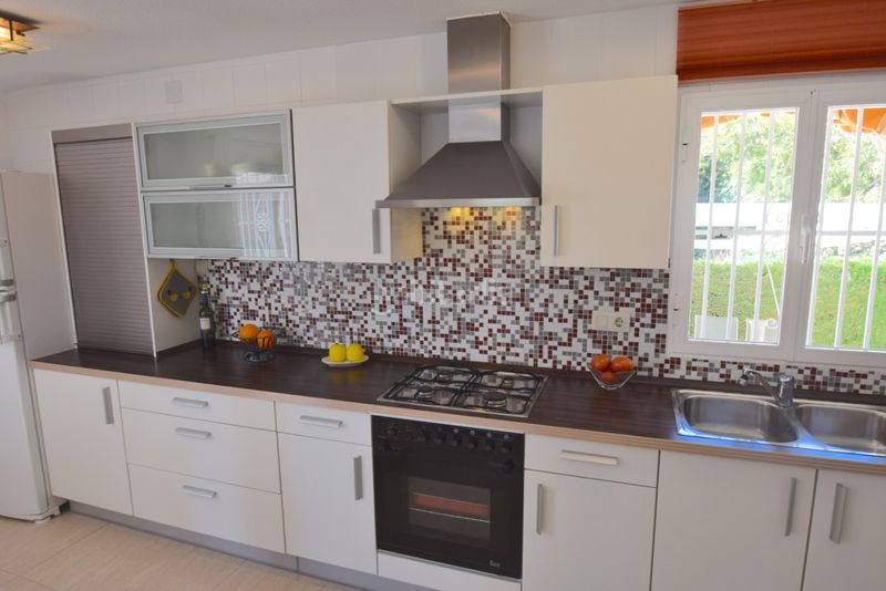 Foto aceb2a05-233b-4fc6-8f01-6bc7270bca0a. Casa adossada amb aparcament piscina a La Nucia Pueblo Nucia (la)