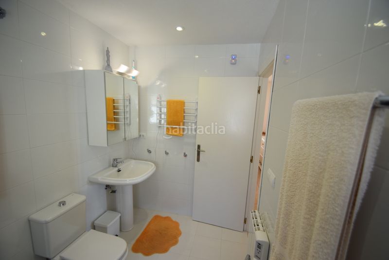 Foto e531eb25-6cc6-4bc1-90b6-f9625cd29e11. Casa adossada amb aparcament piscina a La Nucia Pueblo Nucia (la)