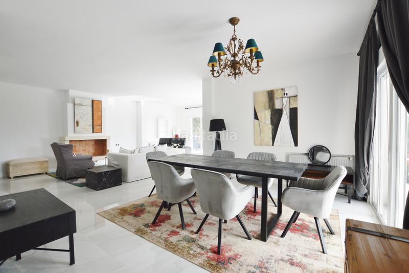 Foto c16b4128-e6f7-470a-a52a-d86b67668392. Chalet with fireplace parking pool in Centro-El Castillo Sagunt