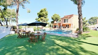 Chalet en Alfinach - Monasterios. Chalet reformado en monasterios