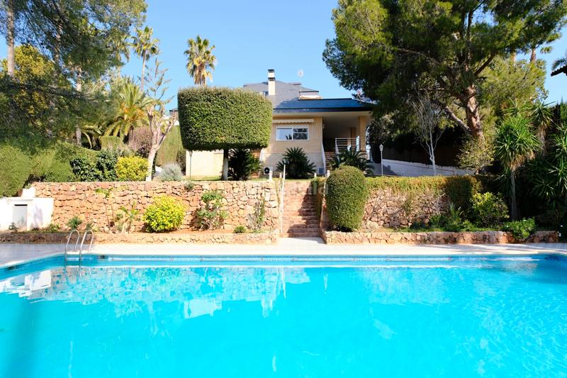 Foto b816114f-2d49-463c-818e-4ba097a17a94. Xalet amb xemeneia calefacció aparcament piscina a Puçol