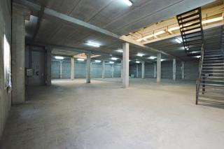 Fabrikhalle  Avinguda collidors 3r. Nave esquinera en puzol con posibilidad de segregar