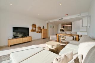 Rent Apartment  Carrer penyes de guaita 20. Apartamento en monasterios residences