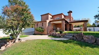 Chalet in Alfinach - Monasterios. Chalet con muy buena distribución en los monasterios