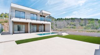 Xalet a Sant Pau. Chalet nuevo a estrenar en la urbanización alfinach