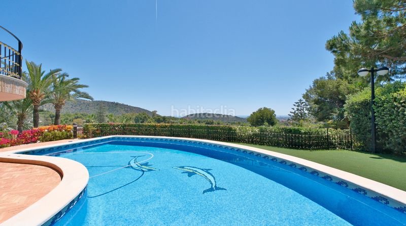 Foto c9c10e57-d493-4e76-959b-83a377c3d21c. Xalet amb xemeneia calefacció aparcament piscina a Sagunt