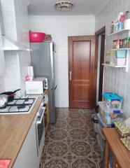 Flat in Zona Avenida al Vedat. Piso en torrente con 4 habitaciones
