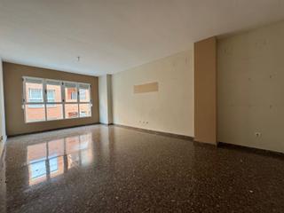Pis a Benetússer. Vivienda semivueva en benetusser de vpo con garaje y trastero