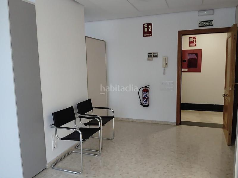 Foto 8c311b3c-b2a4-41b1-a625-7ae0fd1a686c. Alquiler oficina alquiler de oficina en edificio albufera center en Alfafar