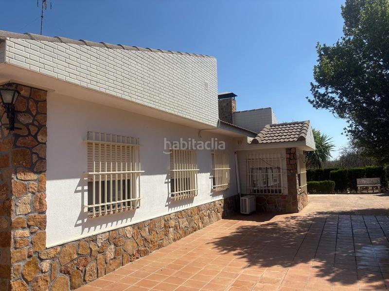 Foto fae8af32-8aaf-459c-85f6-8492b62467fd. Casa amb piscina a Godelleta