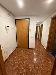 Appartement à Aldaia. Piso seminuevo con garaje incluido