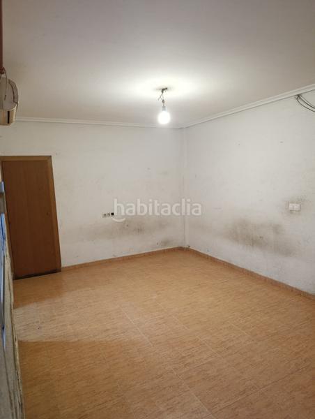 Foto c2e52911-cffd-420f-b2b6-f56e61513e6c. Piso bajo vivienda con reforma y terraza en Torrefiel Valencia