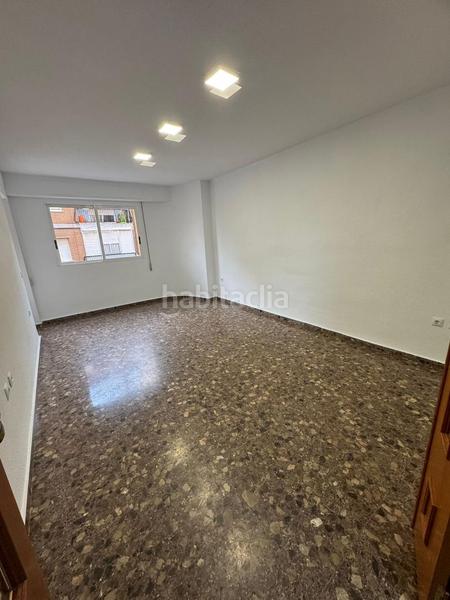 Foto 56b32610-438a-4d3f-997e-8e82bfc17deb. Alquiler apartamento tp 10270 ref . descubre tu nuevo hogar e! disponibilidad inmediata3 planta con ascensor vivienda vacia y cocina con elec en Torrent