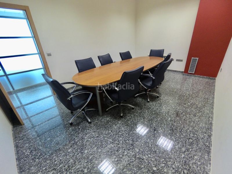 Foto f843430c-f8b8-4ed3-9785-67fcb8f04836. Local comercial a Catarroja