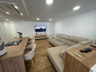 Apartament a Plaza Xúquer. Bajo vivienda seminuevo 3 hab 2 wc garaje