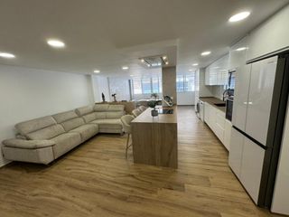 Piccolo appartamento in Plaza Xúquer. Bajo vivienda seminuevo en exclusiva 3 hab 2 wc garaje