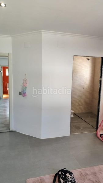 Foto b66534f3-b89a-45c2-8710-0e0c42eba0e6. Casa amb piscina a Cheste
