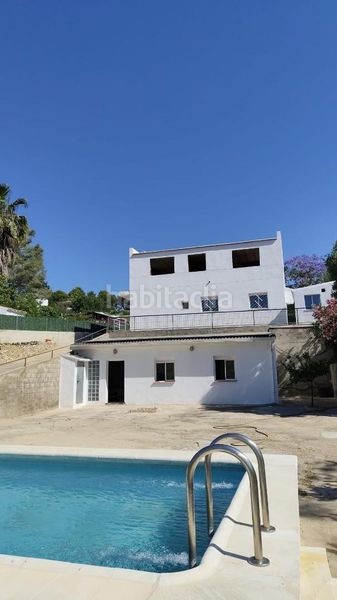 Foto c4fb48c4-f42b-4c38-b6d3-b9d9aef01eae. Casa amb piscina a Cheste