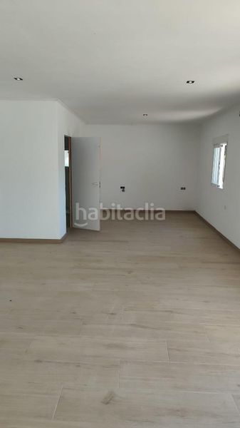 Foto d5288448-b44f-43c9-8ba7-badbffffdd6c. Casa amb piscina a Cheste