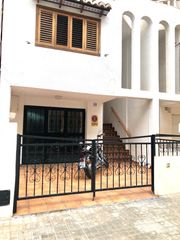 Casa adossada a Zona Metro. Venta en exclusiva chalet adosado catarroja