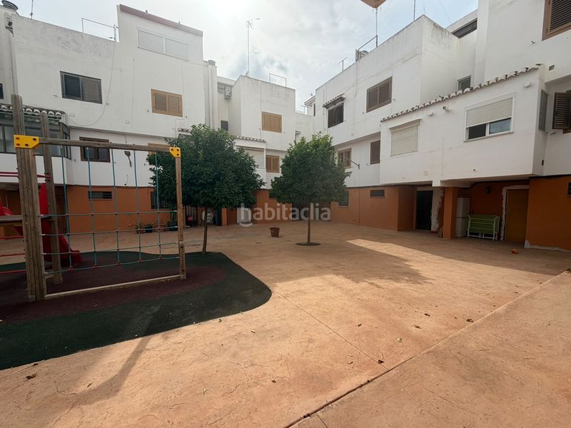 Foto 572eab96-9abe-412c-8a04-1827c32e4e80. Casa adossada a Catarroja