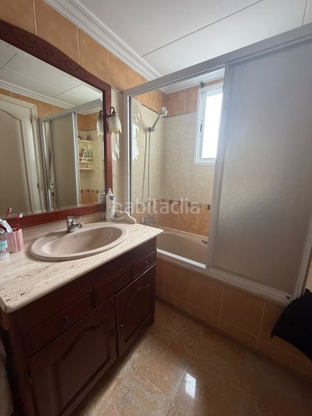 Foto d60850be-6bbc-433c-ac40-d21d386a5375. Casa adossada a Catarroja