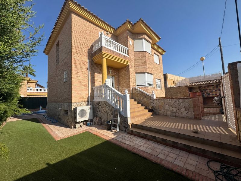 Foto 1084c340-a7bd-4ec2-9c01-33fdd55a3414. Casa amb piscina a El Vedat - Santa Apolonia Torrent