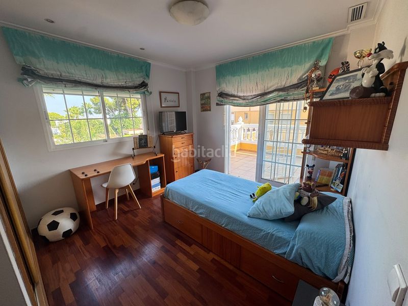 Foto f22b79c7-e1c8-4b94-ac58-228c688132b9. Casa amb piscina a El Vedat - Santa Apolonia Torrent