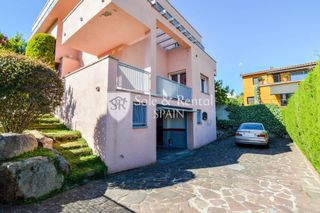 Casa en Centre. Precioso chalet  con jardín y  garaje privado en el centro de bl