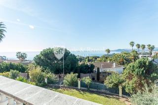Casa a Montgoda. Bonita casa con preciosas vistas al mar en cala canyelles, llore