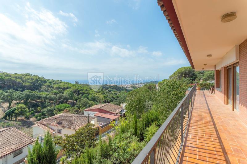 Foto 4e7e82e8-8f89-4683-a1b9-8811f091aaf0. Casa fabulosa casa de gran tamaño y con vistas al mar, en Roca Grossa, en Lloret de Mar