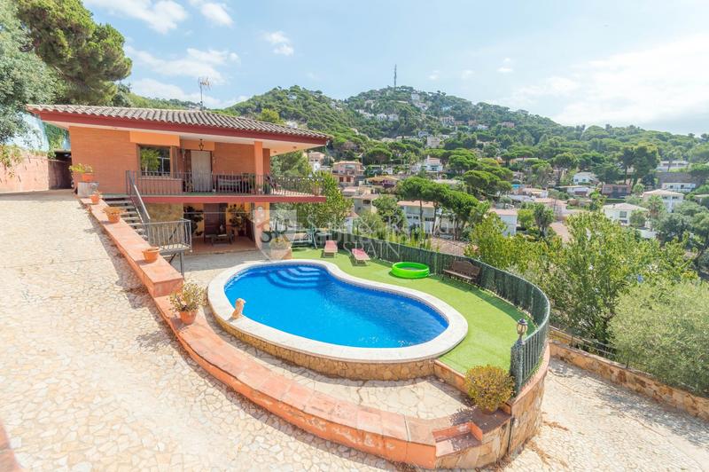 Foto 7c0cbfba-85a6-4948-8690-a552bad57e98. Casa fabulosa casa de gran tamaño y con vistas al mar, en Roca Grossa, en Lloret de Mar