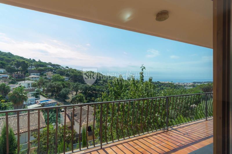 Foto 8d0b34fc-3cfa-45c4-bec8-c8dcd3c93ab8. Casa fabulosa casa de gran tamaño y con vistas al mar, en Roca Grossa, en Lloret de Mar