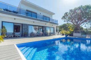 Casa a Roca Grossa. Fabulosa casa de lujo con vistas al mar y de reciente construcci