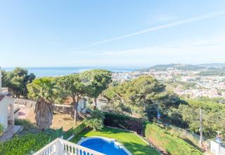 Casa a Roca Grossa. Preciosa casa de lujo con vistas al mar en roca grossa, lloret d