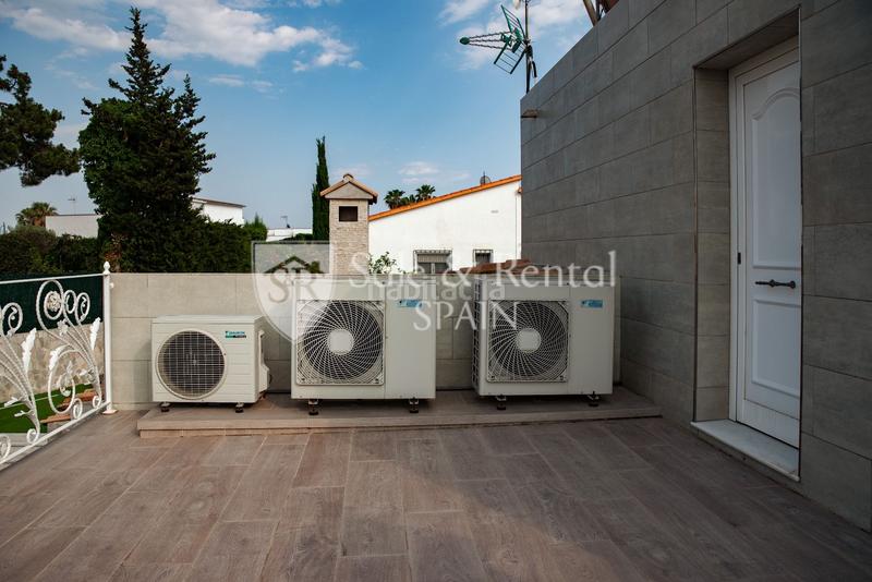 Foto 7d9886ab-1c8e-4e06-8564-bab1eb096d64. Casa con riscaldamento piscina in Condado del Jaruco - Puigventós Lloret de Mar