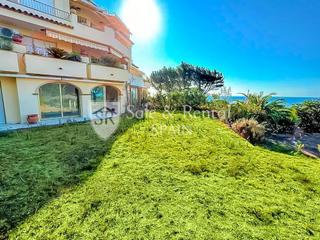 Pis a Volta de l´Ametller. Fabuloso piso con vistas al mar, gran jardín y piscina privada e