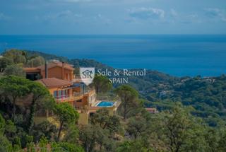 Casa a Roca Grossa. Casa de lujo con impresionantes vistas panorámicas al mar en llo