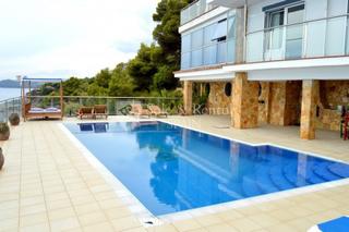 Casa a Canyelles. Espectacular residencia de lujo en cala canyelles: privacidad, e
