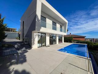 Casa a Sant Pol. Exclusiva villa de lujo con vistas al mar en sant feliu de guixo
