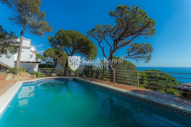 Foto 42c59577-6891-44cd-b1fc-edd2642d1095. Casa espectacular casa con licencia turística y vistas panorámicas al mar en santa cristina, ! en Blanes
